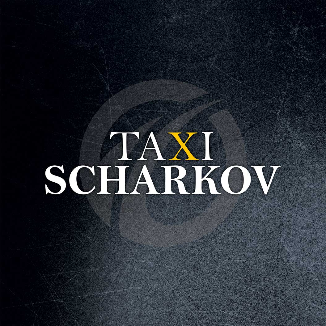 Text "Taxi Scharkov" auf strukturiertem, dunklem Hintergrund. Buchstabe "X" in gelb hervorgehoben.